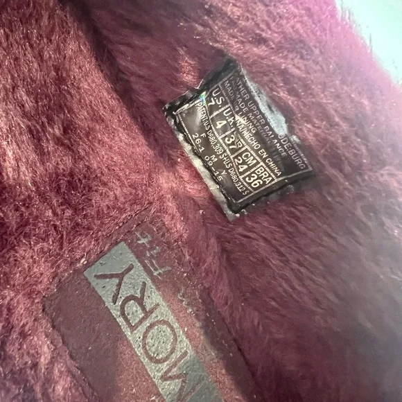 Skechers Plush Maroon Memory Foam Shoes Women’s Size 7 - Picture 5 of 7